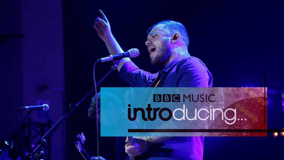 bbcintroducing's tweet photo. This was an AWESOME moment from our 10th anniversary gig. WATCH: https://t.co/GFC92wPJRL 💛 @E_E_ #BBCIntro10 https://t.co/AKuXbtRi2R