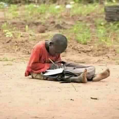 KennethModise3's tweet photo. Ke phasalatsa molaetsa ka thulaganyo ya gompieno ka gore #GoManateGore @JdsolM #iketleng @mmakobedi #autlhe @Mooipan https://t.co/XsqfsT4l7N