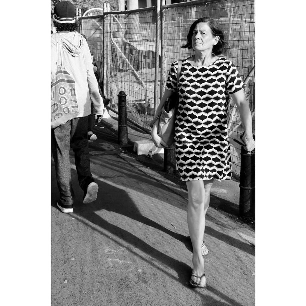 fn2234's tweet photo. Week day, late in the afternoon, Surry Hills. #australia #sydney #surryhills #devonshirestreet #street #streetphot… https://t.co/c5NmBij6c7 https://t.co/uER2GhUg50
