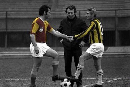 SerkayTutuncu23's tweet photo. Kalbimiz Aslandan, beklentimiz dostluktan yana.. ! Futbol konuşulan bir gece olsun ✌🏿 💛❤️ https://t.co/YayNqlodB8