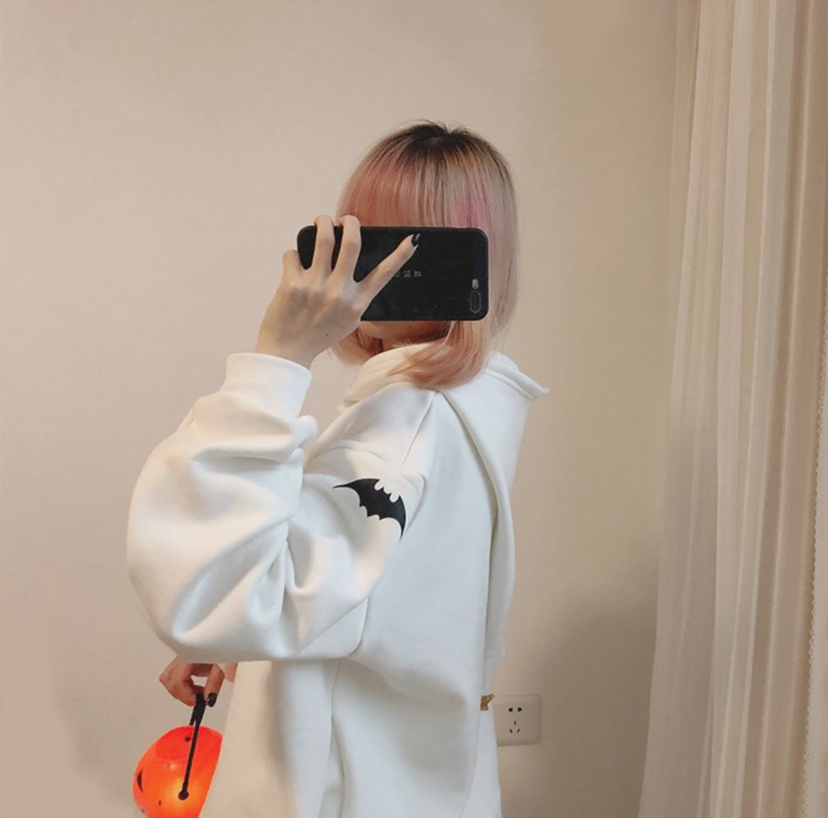Aesthetic_Co's tweet photo. 🦇Halloween is just around the corner🦇

Get spooky with this anime styled hoodie

https://t.co/1xw619d9DW https://t.co/KnD9pRZT9z