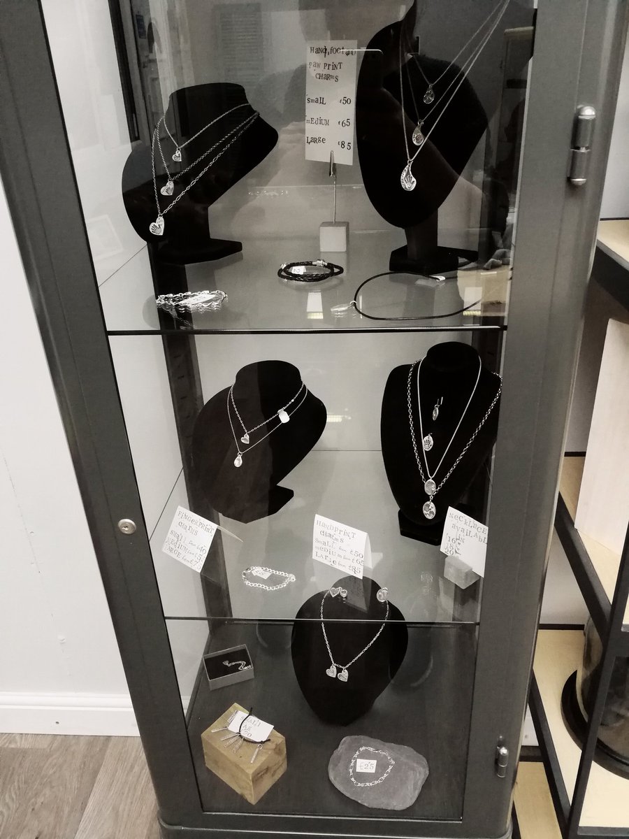 YnneJAlg's tweet photo. Lots of choice for a personal necklace. https://t.co/NOpkGAj6NX