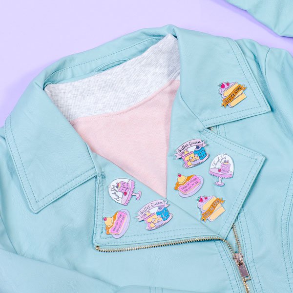 PunkyPins's tweet photo. Feed me cake 😋
🛒 https://t.co/p7TyqwPmOz
📷 @mnoo 
#CakeLover #BuffetQueen #EnamelPins https://t.co/9cntPJQNtT