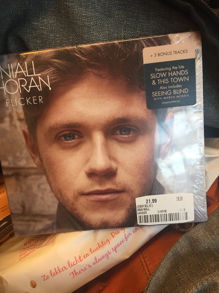 thatniamgirl's tweet image. bought my second copy of flicker today 🙌🏻