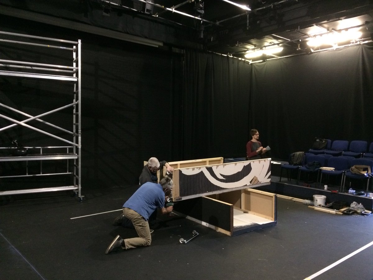 Certain_Age's tweet photo. Get in is in full swing #lights #set #music @ThePlaceBedford https://t.co/8vPvnqEY70