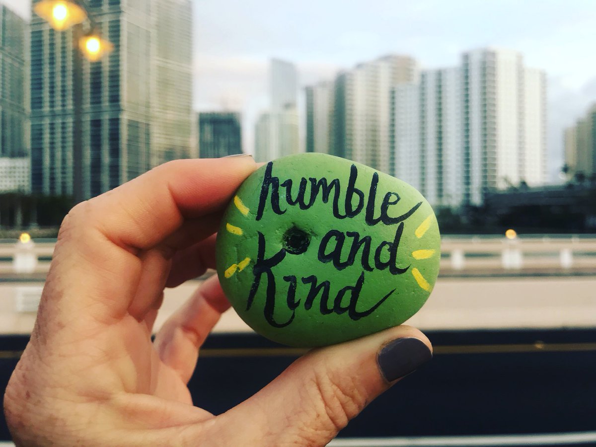 theKindnessrock's tweet photo. Humble and kind...it’s great to be both✌🏻 #thekindnessrocksproject #makekindnessrocks https://t.co/xlCQNfHUC0
