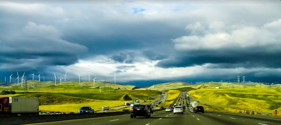 Bay_Breezin's tweet photo. A guide to renting a car and driving in the US – Bright Lights of America - https://t.co/ljorbleHpY via @Shareaholic https://t.co/VfaCNI4F5j