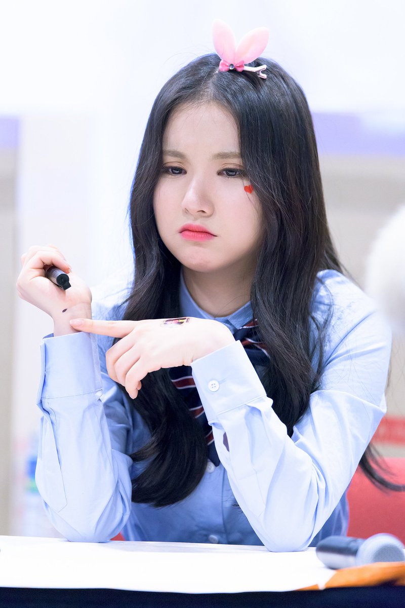 Eunha International On Twitter Eunha Haircut Long Hair W O