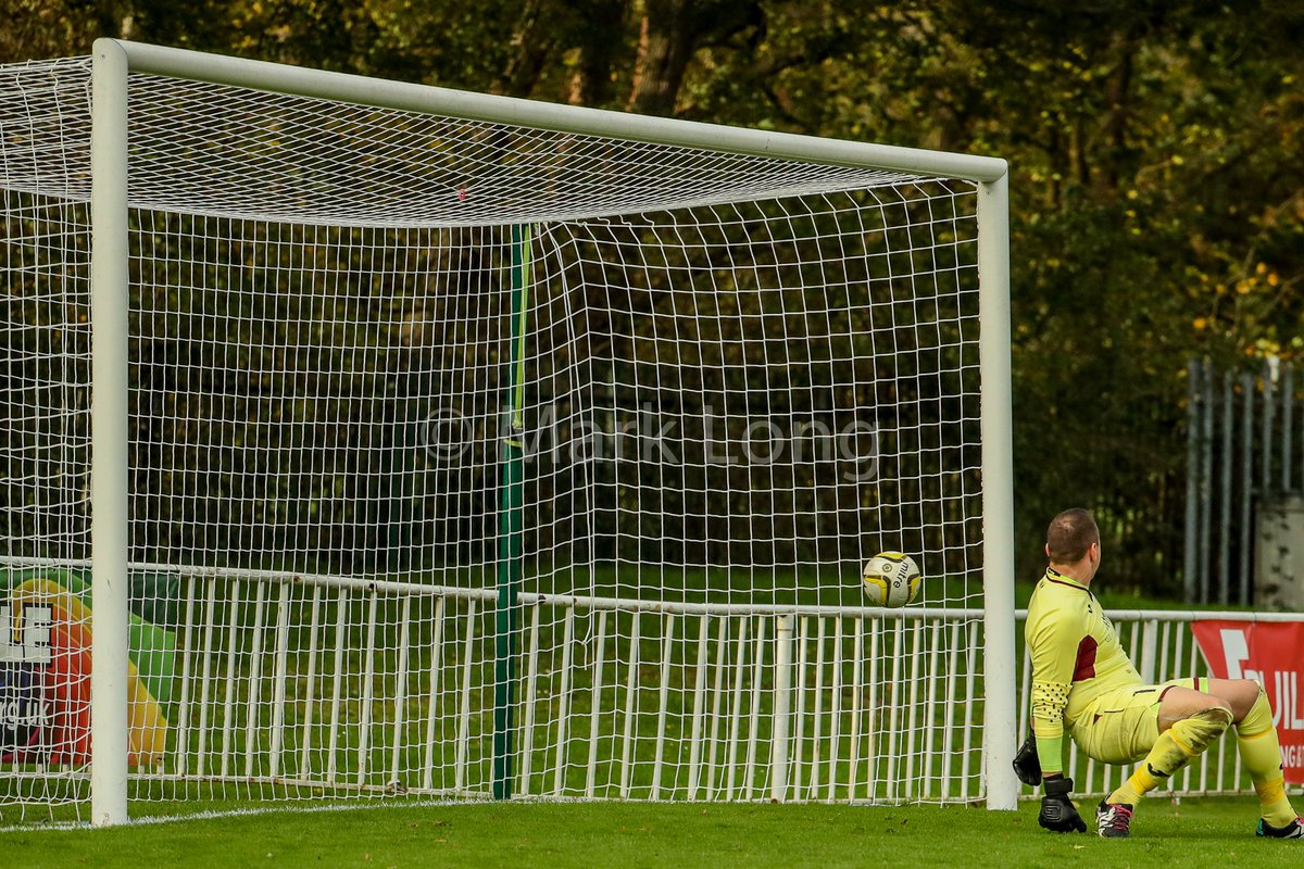 MarkLongphoto's tweet photo. @WGCFCfans @RMNofficiaI @NonLeagueCrowd @BeautifulGame15 @BenjaminSpaul @L_O_N_G_Y @CLEMdiddyCLEM @MrFish82 @WGCFC #goalnets :) here are 3 showing how perfect they are. good luck @WGCFCfans I will have close ups somewhere if needed!! https://t.co/eUhyFt9DKn