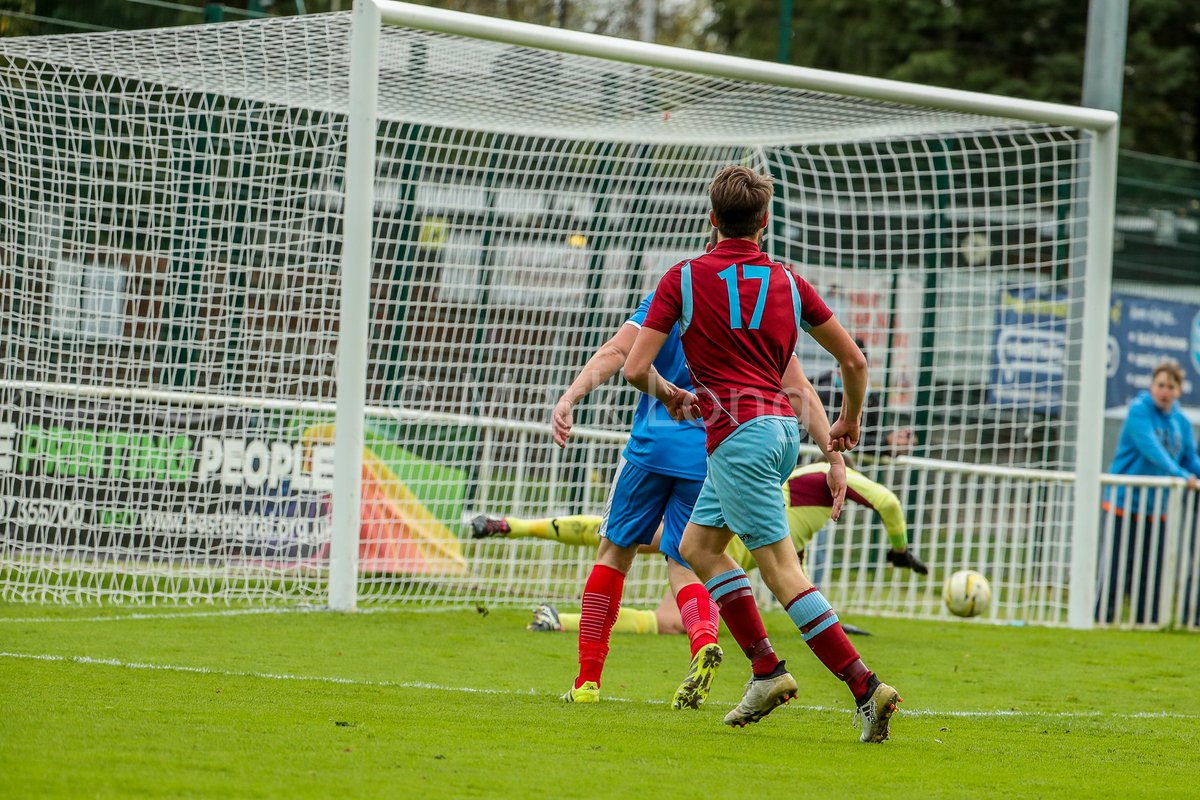 MarkLongphoto's tweet photo. @WGCFCfans @RMNofficiaI @NonLeagueCrowd @BeautifulGame15 @BenjaminSpaul @L_O_N_G_Y @CLEMdiddyCLEM @MrFish82 @WGCFC #goalnets :) here are 3 showing how perfect they are. good luck @WGCFCfans I will have close ups somewhere if needed!! https://t.co/eUhyFt9DKn