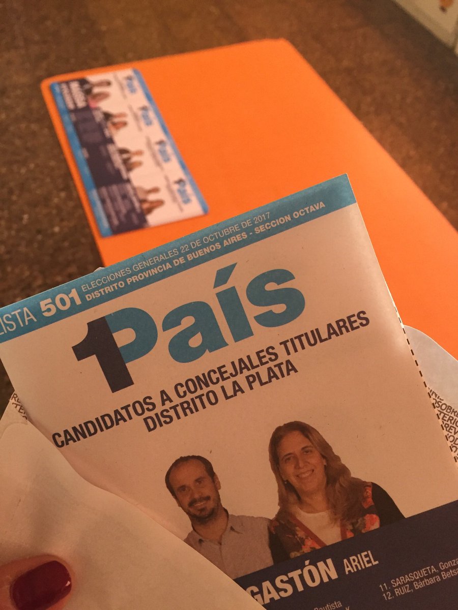 betinarolfi's tweet photo. Desde 1985 cada vez que voto siento la emoción que dan las convicciones
#YoVoto1País #EleccionesArgentina https://t.co/5UOcuRvIoy