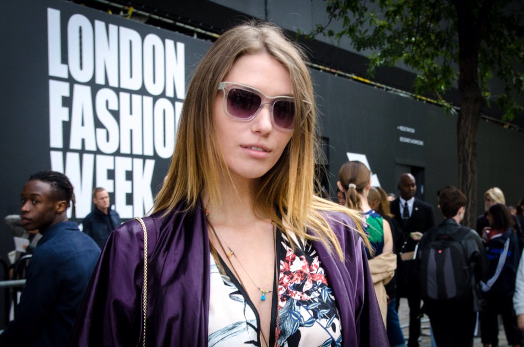 phluxphotouk's tweet photo. @LandianaYolo flying the flag (and the bag) for @Furla 👜 @Dandry_Fashion 👠 #BiancaPoppOfficial 👚at #LFW #StreetStyle https://t.co/NRMG24OD7k