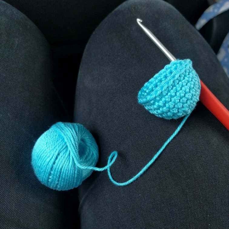 BuiltByBoo's tweet image. Crocheting in the car 😀