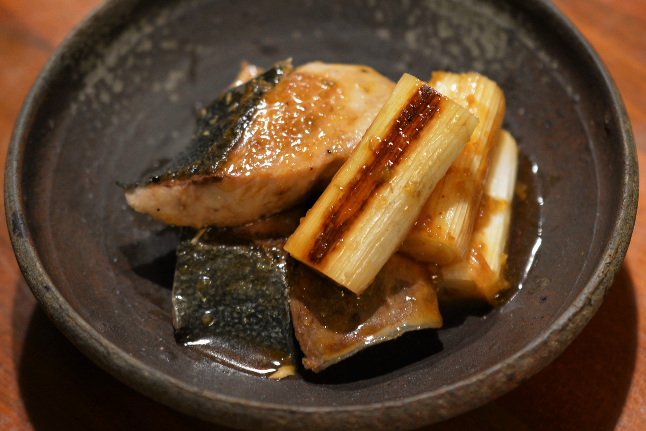 有賀 薫 Pa Twitter こっちは作り置きの ぶりと焼き長ねぎの柚子胡椒マリネ フライパンで長ねぎとぶりを焼いて 柚子胡椒とポン酢を混ぜたものをかけておいただけ さっぱり美味しくてお酒にもごはんのおかずにも つまみ365 T Co R2yoawfvgy Twitter