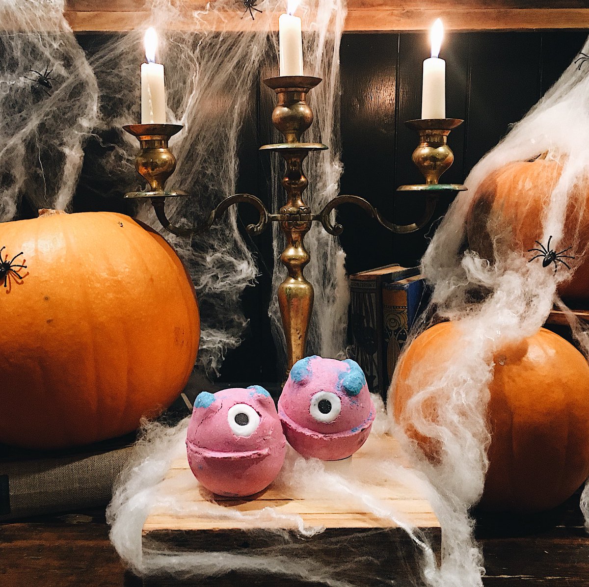 LushEdinburgh's tweet photo. Monster Ball bath bomb is a spooktacular way to energise wicked beasts and give nostrils a feast! Hallowe’en is only 9 days away! https://t.co/VF1yl0IJo2