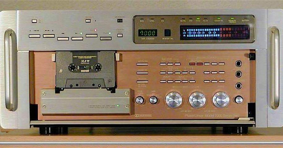 VintageAudioLuv's tweet photo. Good Morning !!!
.
Fabulous Phase Linear 7000 vintage cassette deck !
.
.
.
#VintageAudio #Audio #Vintage #turntab… https://t.co/DknztAYD9U https://t.co/zoordvnvum
