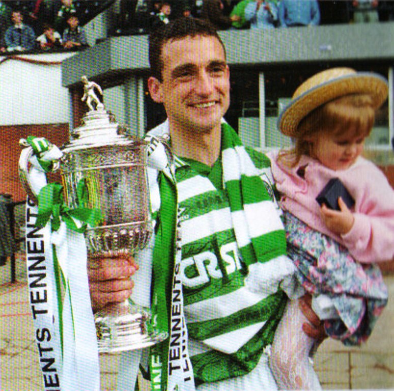 Happy 53rd birthday to Paul McStay 