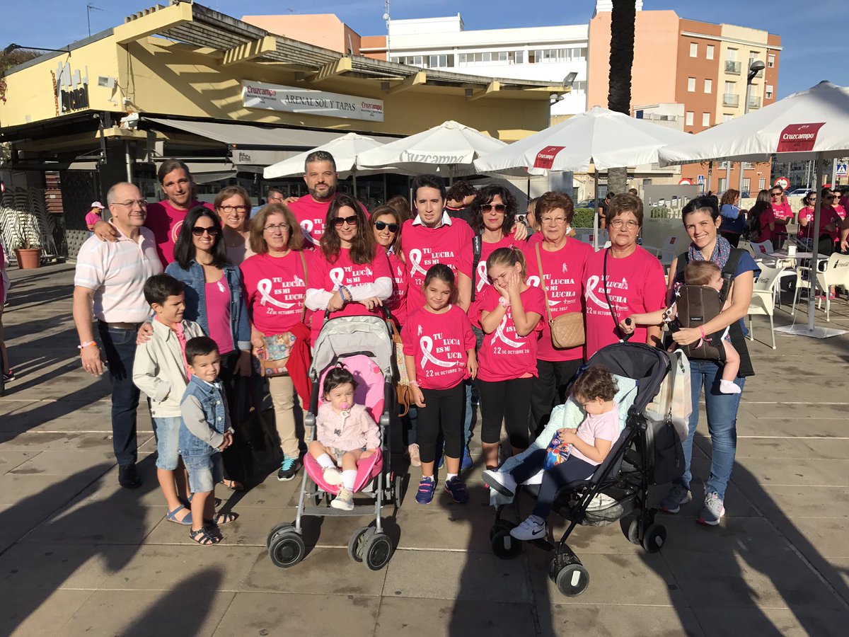 CsDosHermanas's tweet photo. Hoy afiliados y simpatizantes @CsDosHermanas colaborando en la marcha contra el cancer de mama. #miluchaestulucha #MiLuchaEsRosa 🎀 https://t.co/8Rcdu5mAKz