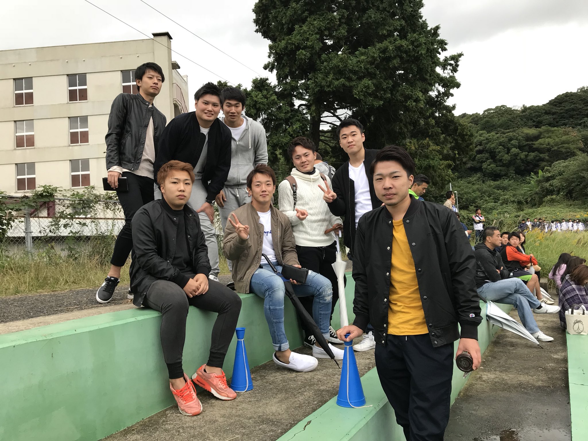 公式 飯塚高校サッカー応援団 Pa Twitter 飯塚ー九国 可愛い応援団が今試合も来てくれました ボアソルテ美都 島根 ヴァレンティア 佐賀 Fc Neo 福岡 これらのチームだけでも何と100名超え それ以外にもob始め沢山の方々が応援がみんなの力になりました