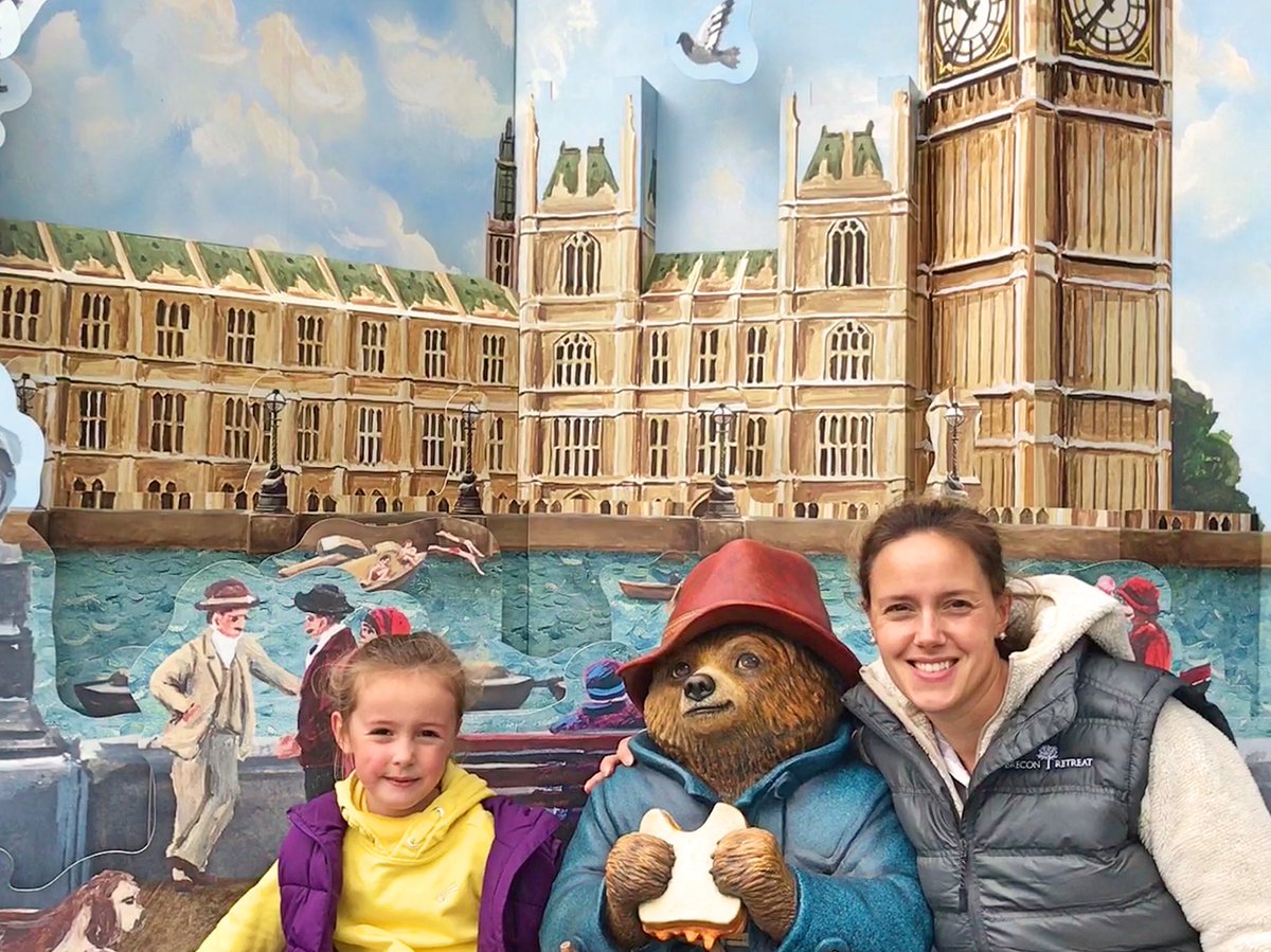 BreconRetreat's tweet photo. Look who we just spotted!
#LONDON #PaddingtonBear 🐻💕
We just agreed to be #bearfriendly now, as well as #dogfriendly!🏡🐶 https://t.co/P3LrEzoamL