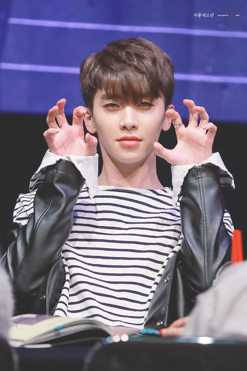 claretboy1213's tweet photo. 171022 영등포 #XIAO #샤오 #UP10TION #업텐션 @UP10TION 

❣️❣️❣️ https://t.co/3YyYp2fRhZ
