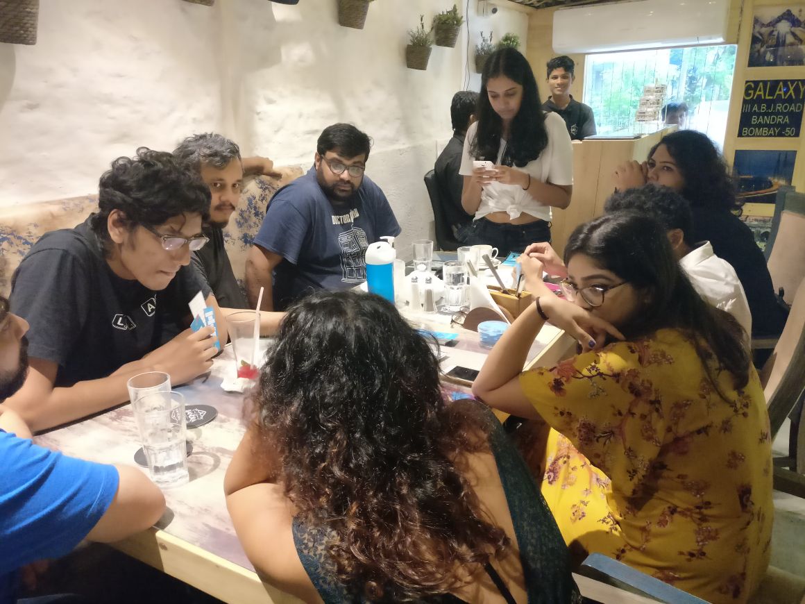 tarwhodis's tweet photo. Just look at these nerds discussing about #DisappearingDiscussions in a discursive way β₯ https://t.co/h47T5owUVI