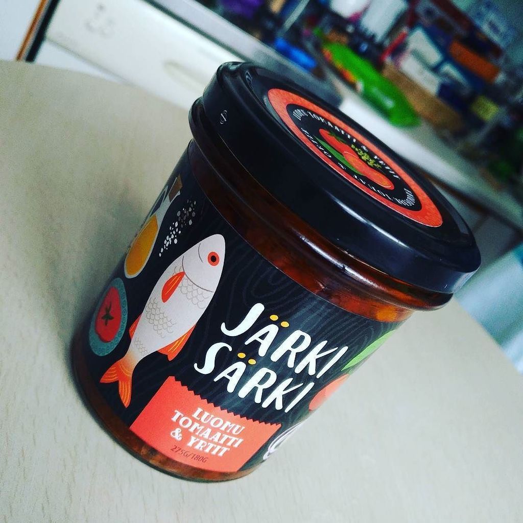 Abcxyz على تويتر 鯉科の魚sarkiのおしゃれな缶詰 あまり食用にされて来なかった魚 だけど湖で増えすぎ 湖の酸素不足の要因に なので最近この魚をもっと美味しく食べようと言う活動が盛んだって ある日フィンランドで フィンランド おしゃれ T Co