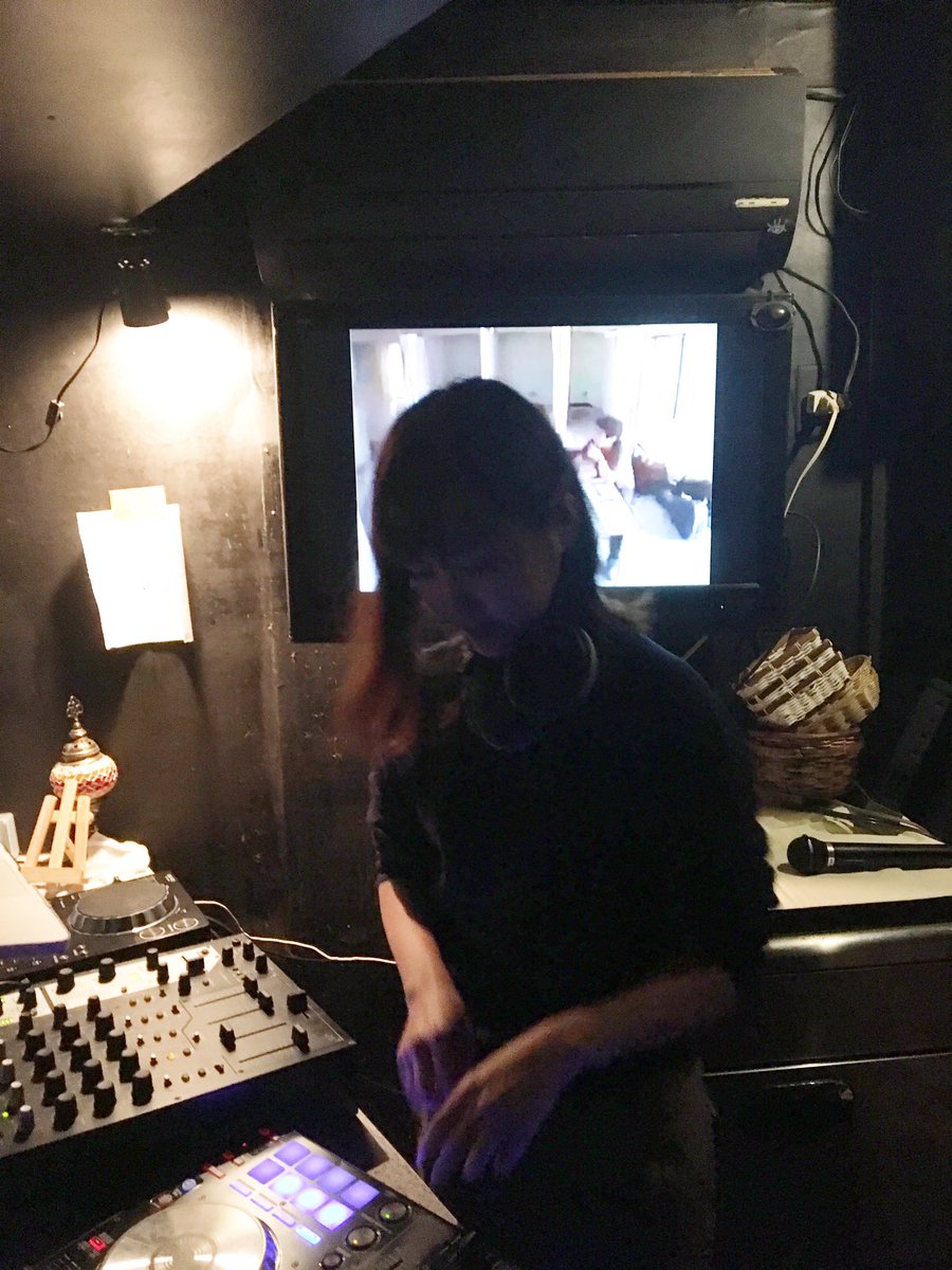 U_F_Y's tweet photo. 人妻がとても良い選曲をしているのでage.
#IMOMAN。 https://t.co/NIq2cibBts