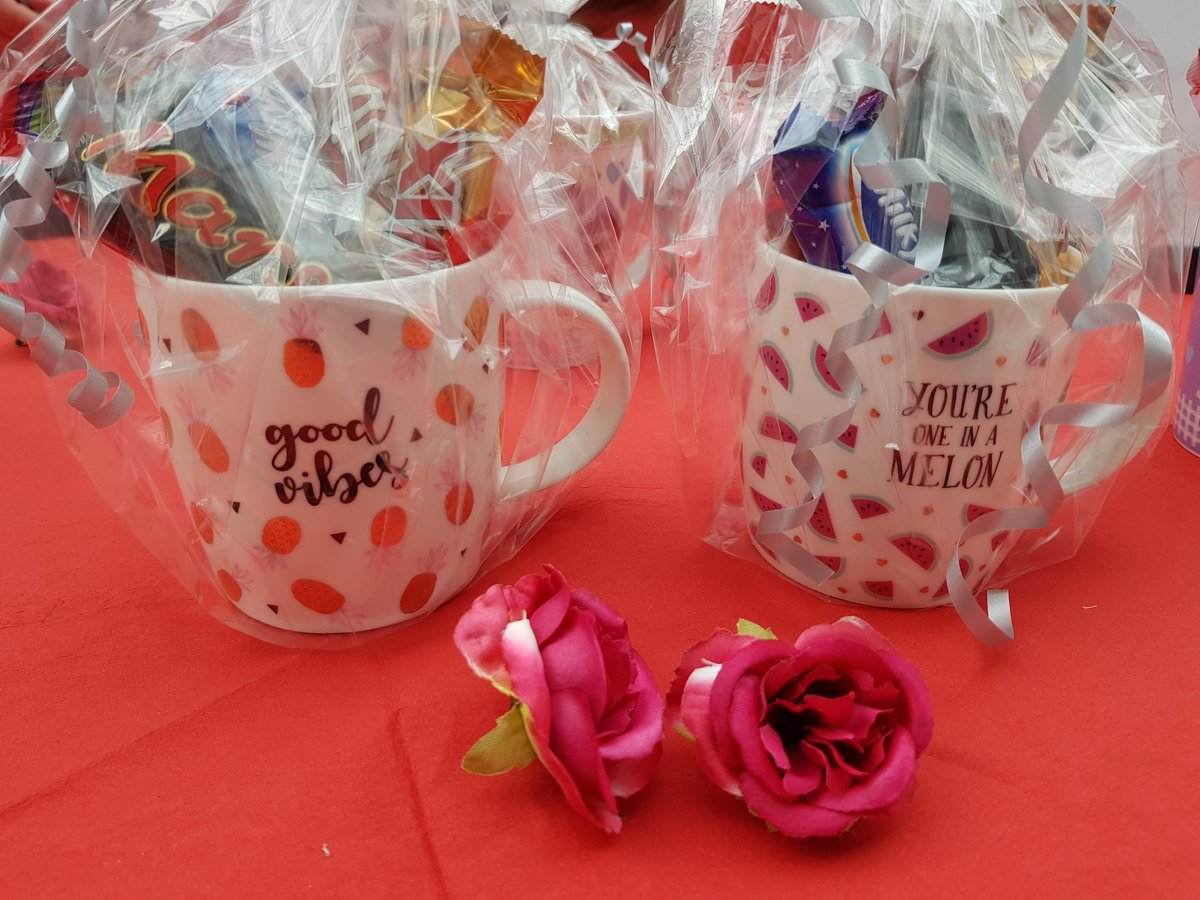PropioDesigns's tweet photo. Printed mugs with chocolates wrapped in cellophane and tied with ribbon. Perfect for gifts! &amp; Only £5 each! https://t.co/smLz8JjGgH