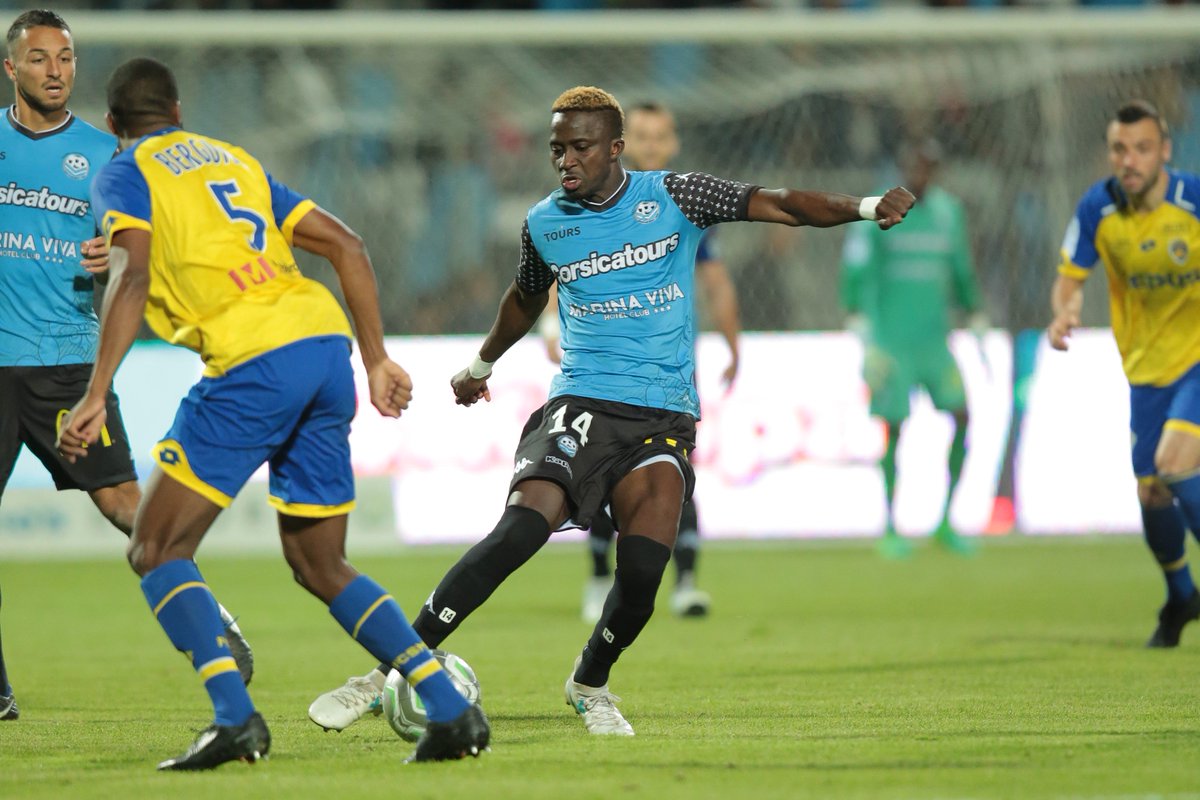 ToursFC's tweet photo. 📷 Les photos du match contre @FCSM_officiel 
🔗 https://t.co/POlW4tY8Nl  
➡️ #TOURSFCSM
👤 © Franck Lavis https://t.co/jAT6cFQ8mT