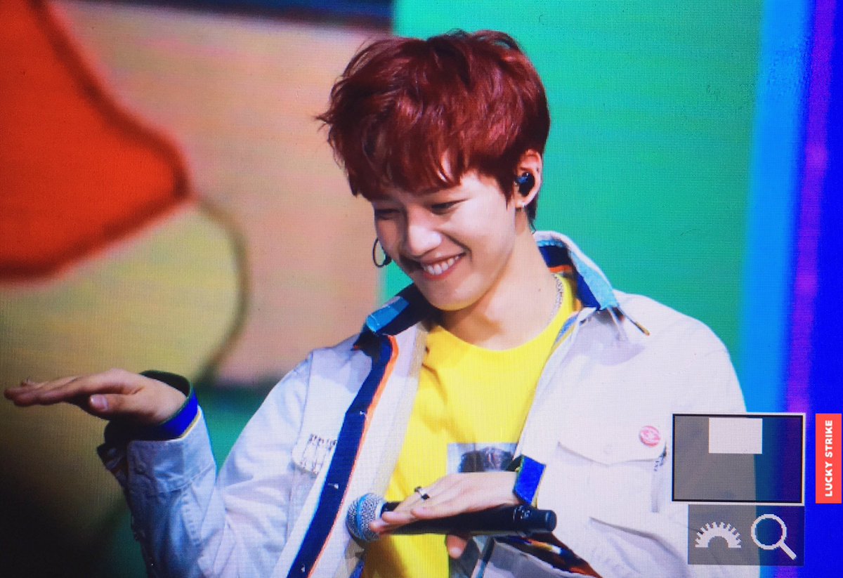 luckystrike_ym's tweet photo. 171022 first 팬미팅 #임영민 #LimYoungmin #MXM @bnmboysofficial @BN_Music
임영민 귀여워\(//∇//)\ https://t.co/4ZHxbj4D2F