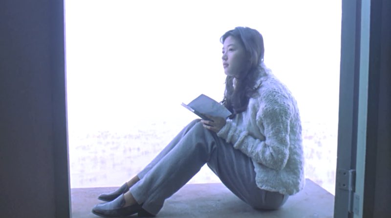 이정재가 자꾸 꿈에 나와서 영화로 보려고 좀 전에 <시월애> 봤다. 이정재 보면서도 너무 귀엽고 좋았지만, 나는 <시월애>로 몰랐던 걸 알아버렸다....