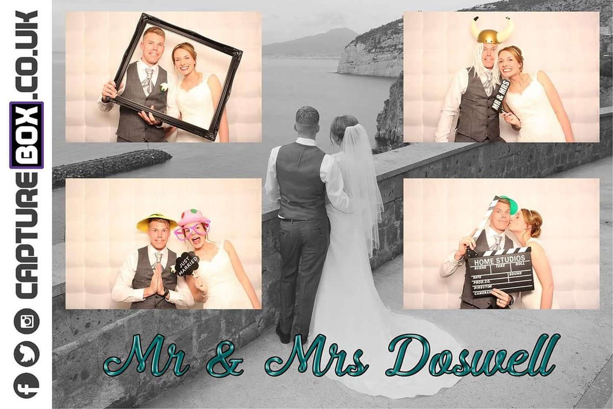 capture_box's tweet image. The fabulous Mr &amp;amp; Mrs Roswell.
D/load your FREE hi-res photos from capturebox.co.uk/your-photos
#CaptureBox #Wedding #PhotoBooth