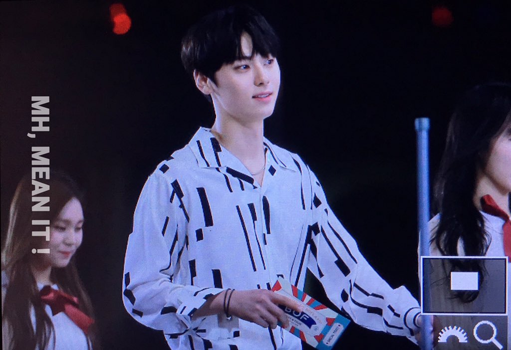 meanit_mh's tweet photo. 171022 BOF #워너원 #Wannaone #황민현 #Minhyun 오프닝부터 난리 났찌 https://t.co/RXRWqA0VuR