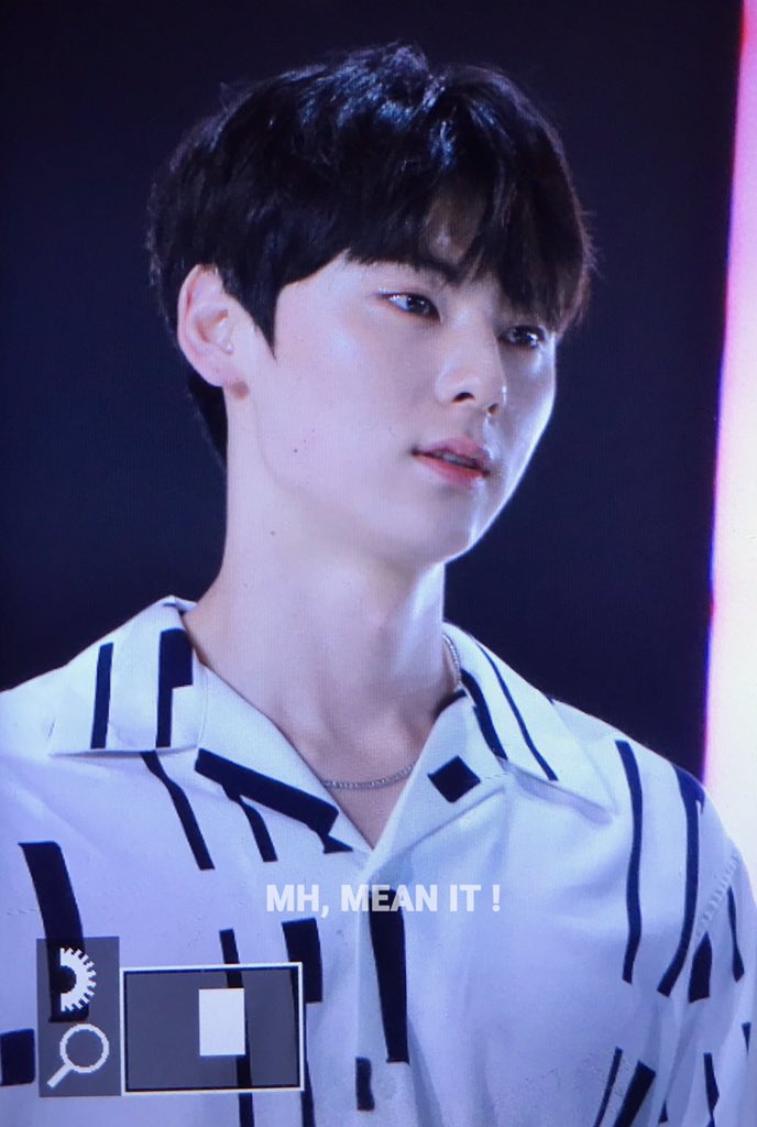 meanit_mh's tweet photo. 171022 BOF #워너원 #Wannaone #황민현 #Minhyun 오프닝부터 난리 났찌 https://t.co/RXRWqA0VuR