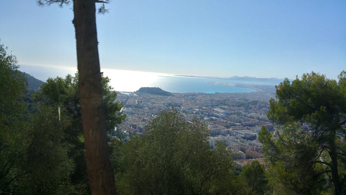 SpaceUp_FR's tweet photo. Nice view over #Nice on our way to visit the Observatory of the Côte d'Azur! #SpaceUpCA https://t.co/yPj38dTeJ1