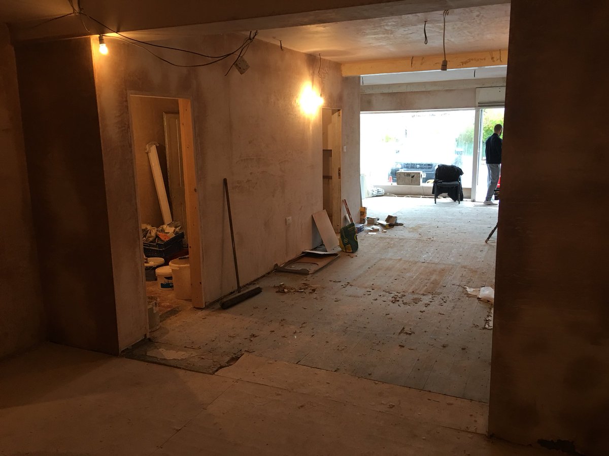 NeonPT_'s tweet photo. New gym in Hale coming along nicely 6 weeks to opening https://t.co/710J7O8Qgy