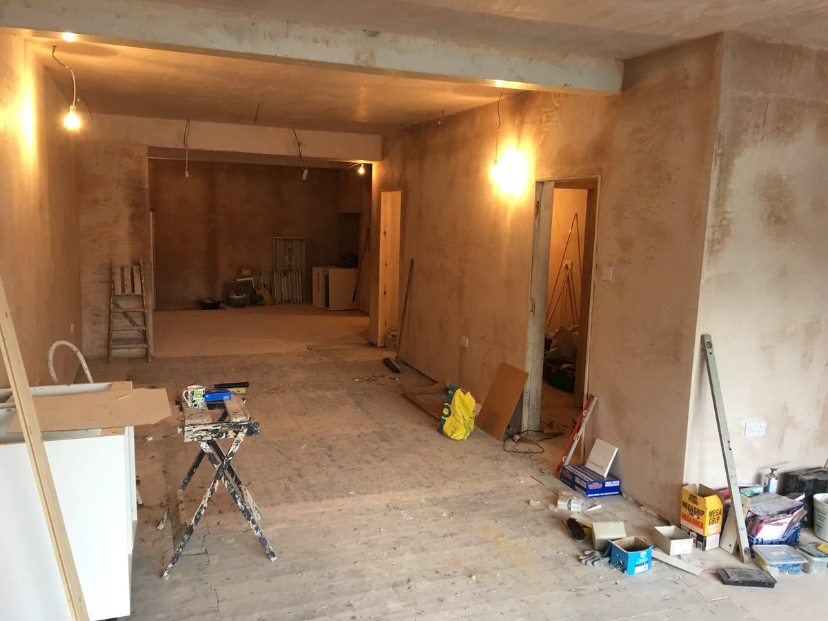 NeonPT_'s tweet photo. New gym in Hale coming along nicely 6 weeks to opening https://t.co/710J7O8Qgy
