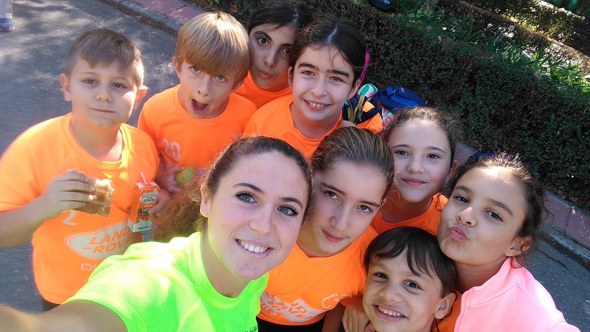 VoleyJUN's tweet photo. Sábado 20 octubre
Día Andaluz del voleibol. https://t.co/1ARdVvwZLo