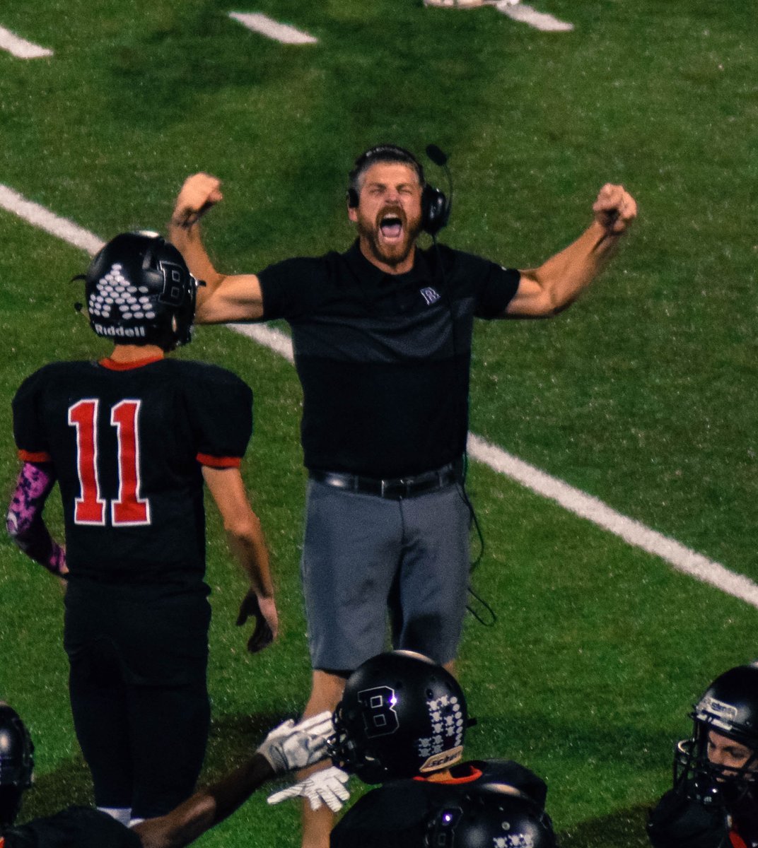 achristal's tweet photo. @bluffton_fb  #GetKunk 🐯🐾🏈 https://t.co/xnzG1zEyOd