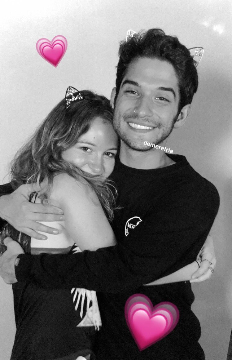 sapphicslisaa's tweet photo. 2nd pic with Tyler! 💗 my favorite pic ever 💕 #WolfiesInParis https://t.co/cG2PEfyKrg