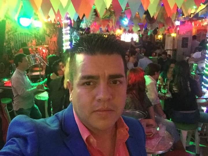 HectorJPopular's tweet photo. De nuevo compartiendo con mis seguidores antes de la presentación en @elchupetiendapopular... https://t.co/WKvZ9MioGD