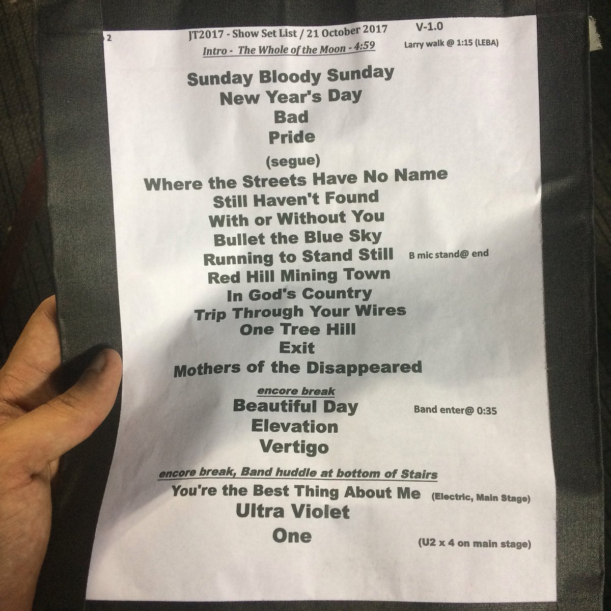 u2br's tweet image. O setlist do segundo show: #U2 #U2noBrasil #U2TheJoshuaTree2017
