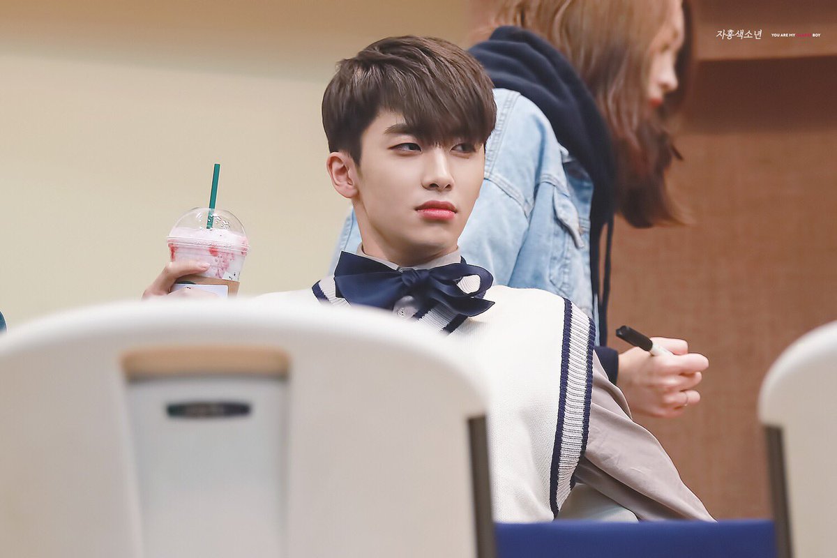 claretboy1213's tweet photo. 171021 대구 #XIAO #샤오 #UP10TION #업텐션 @UP10TION

ㄱㅇㅇㄱㅇㅇ https://t.co/VW8e4nHbch