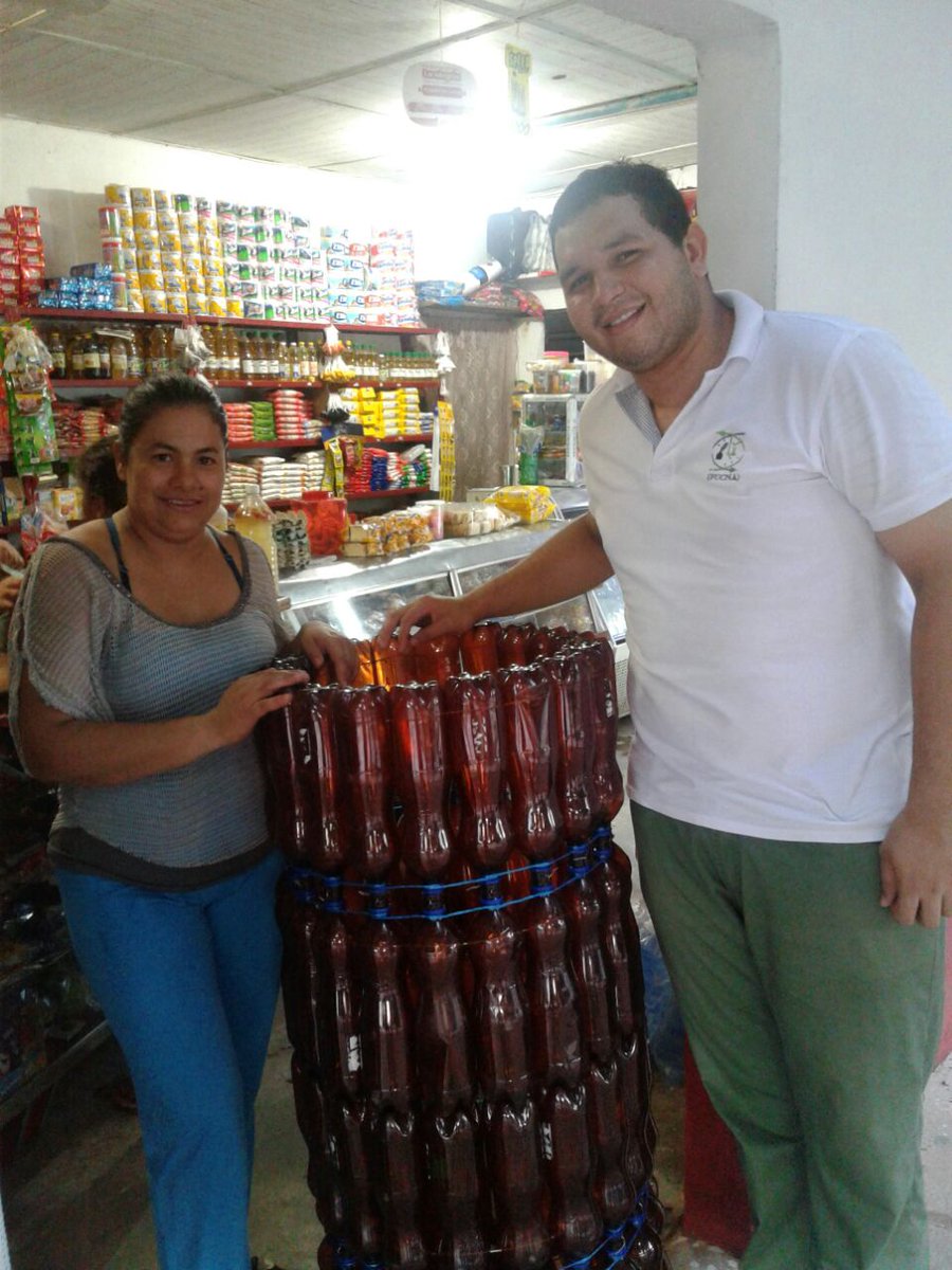 Fucnat's tweet photo. ¡UNA MÁS!  Agustín Codazzi, instalamos una canasta de reciclaje, "Tienda El Pley" Calle 12 # 11-04  Barrio El Bosque,con Ayanit caicedo https://t.co/EJY08USHXh