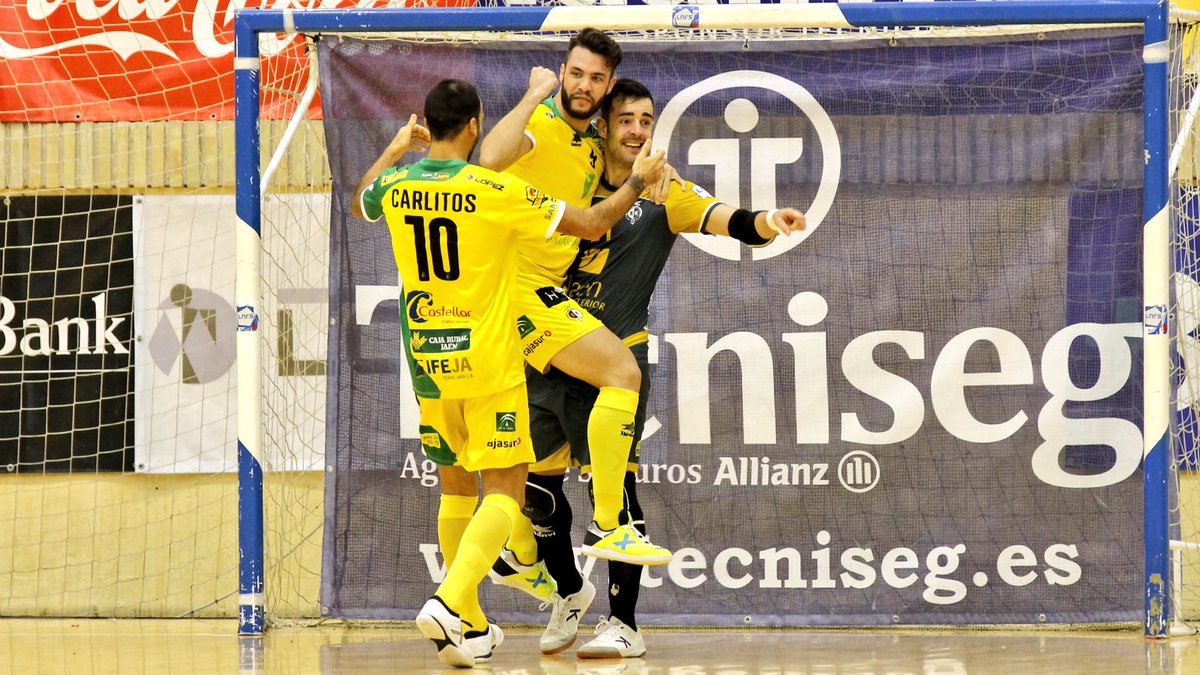 roca_javier's tweet photo. Seguir peleando por estar en el Wizink Center pasaba por ganar este partido. #GrandeJaenFS #GrandeSalobreja #gojaen 💪🏼💪🏼💪🏼🔰 https://t.co/w5cYhteyeZ