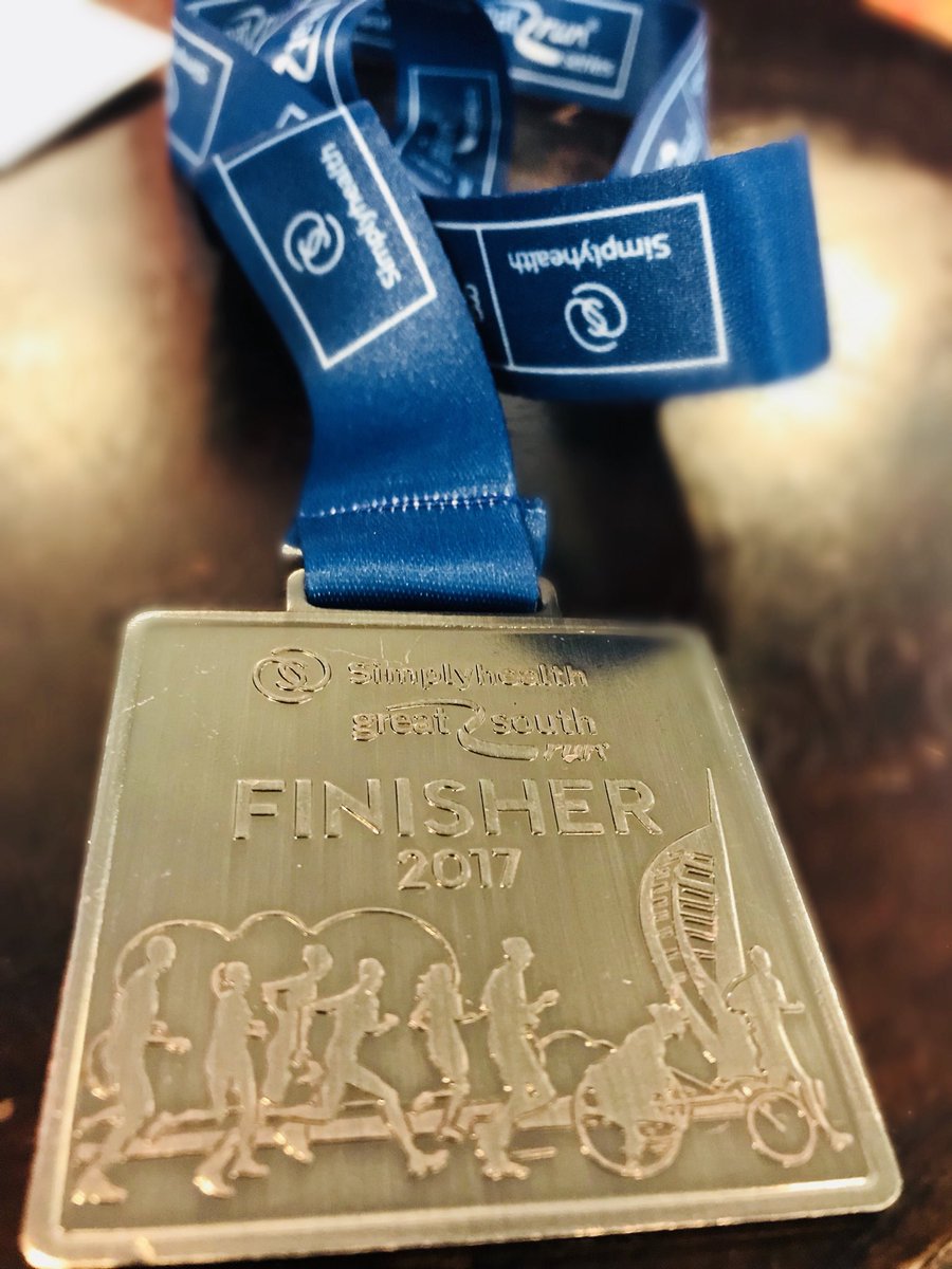 IOWRRGeorge's tweet photo. Great South Run done in 1:16:08 ✅
PB by 03:31 ✅
Battered legs ✅ #ukrunchat #pbchaser https://t.co/fyaNiIzOE9