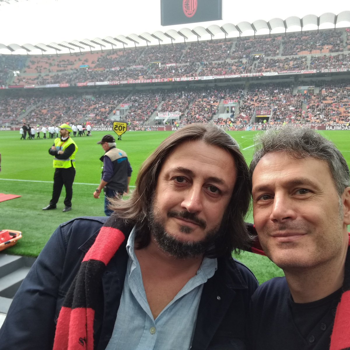 franz_alefranz's tweet photo. Col mio amico Sandro nel posto più bello del mondo https://t.co/BSdVgdDnx9
