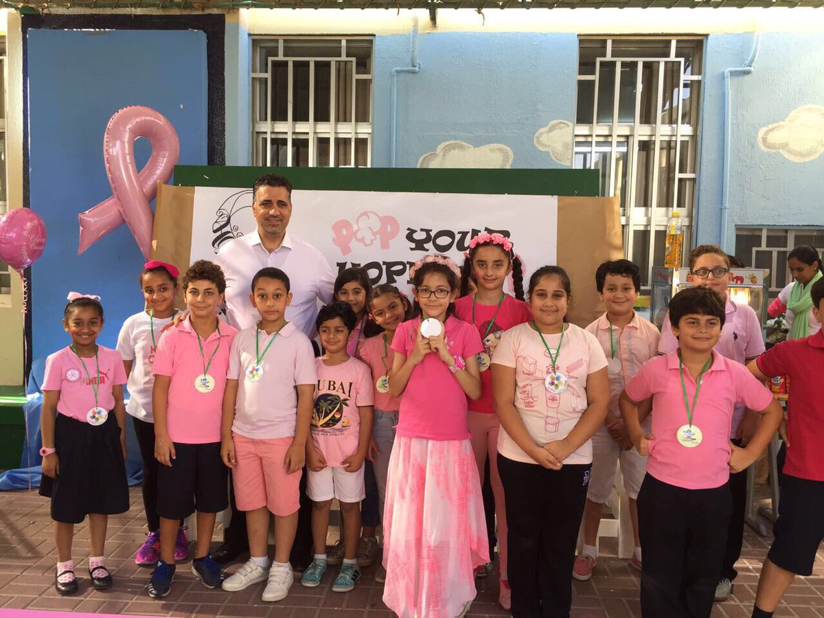 Mawakeb_Garhoud's tweet photo. Our sts spread msgs of love & support for the #fighters & the #survivors! #pinkday17 #BreastCancerAwarnessMonth https://t.co/1BFyzG1Mv1