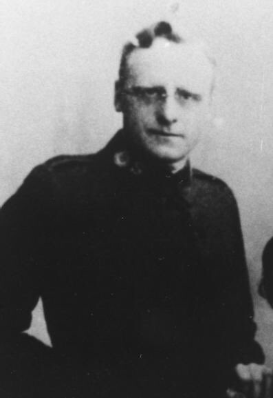 charlesfifield's tweet photo. 22 Oct 1919: Capt Henry Andrews MBE, Indian Medical Service, KIA treating wounded under heavy fire in Waziristan. Awarded #VictoriaCross https://t.co/p5HSwF734d